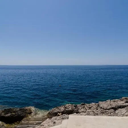 Plavac Mali- One Bedroom With Balcony And Sea View *