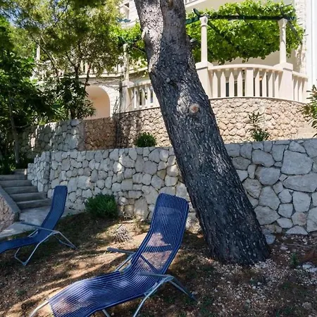 Plavac Mali- One Bedroom With Balcony And Sea View شقة